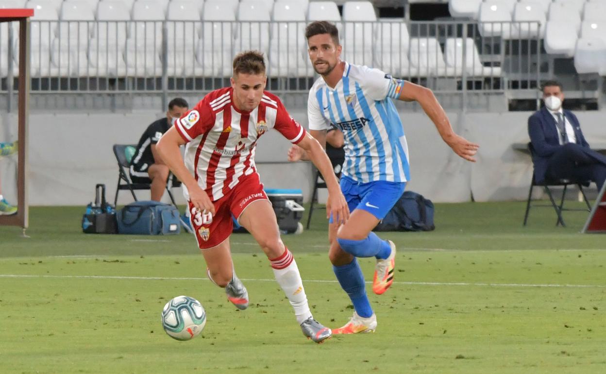 UD Almería | La plantilla regresó a los entrenamientos con los titulares habituales recuperando su posición