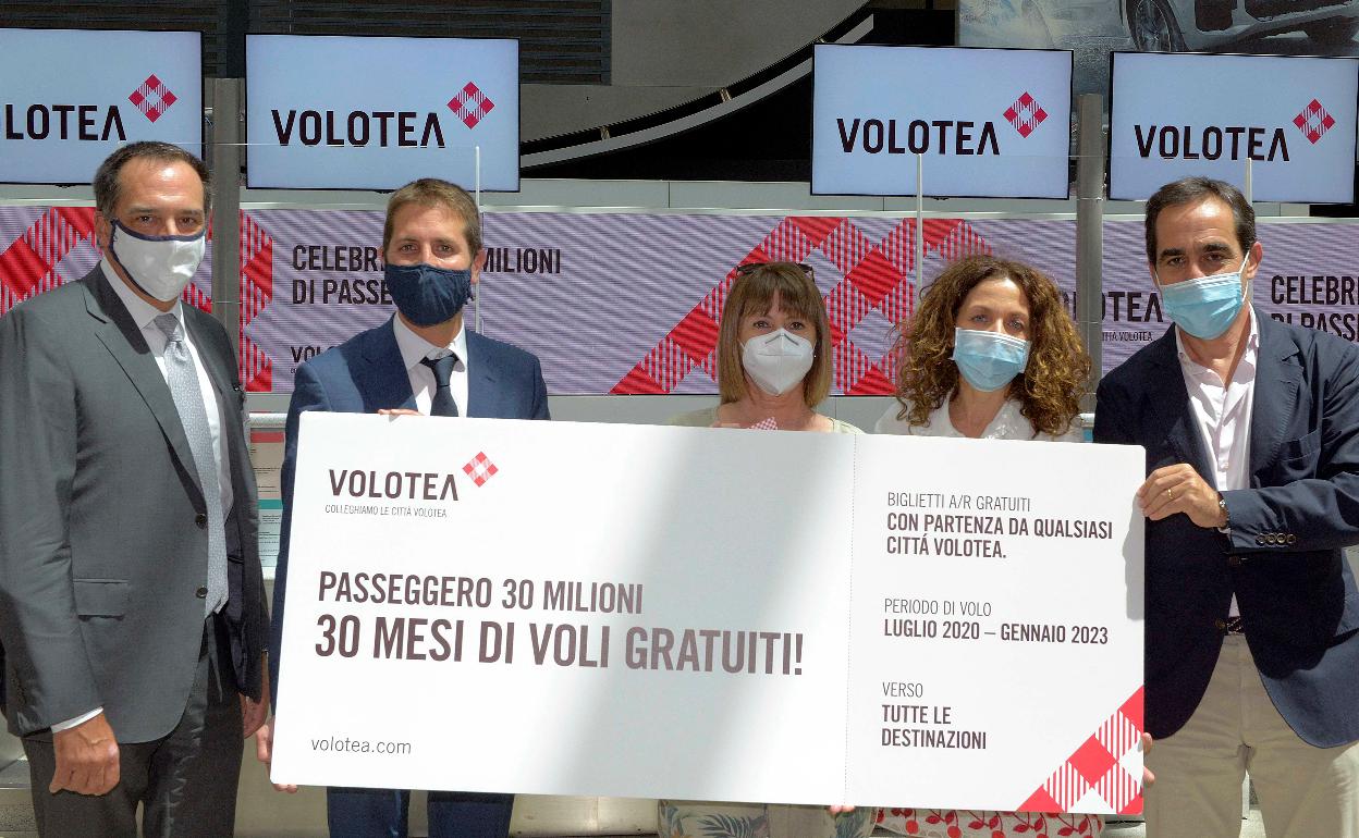 Volotea celebra en Venecia los 30 millones de pasajeros