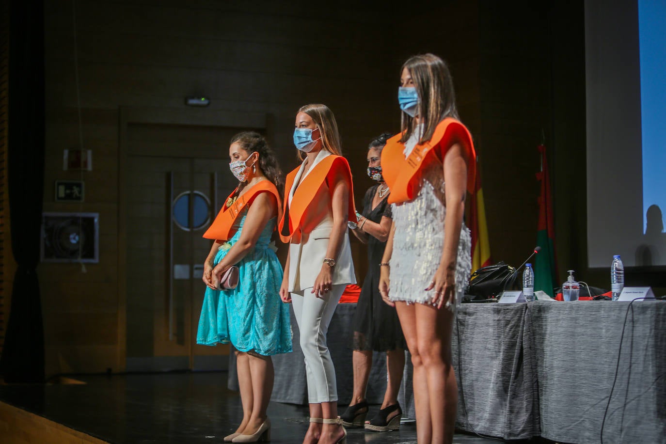 Fotos: Los recién egresados en Sociología celebran su ceremonia con medidas de seguridad