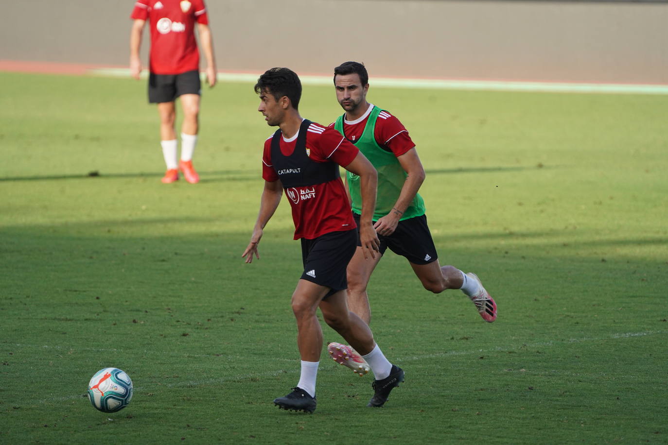Fotos: Silva le cede los &#039;trastos&#039; a Fortes, que dirige la sesión del Almería