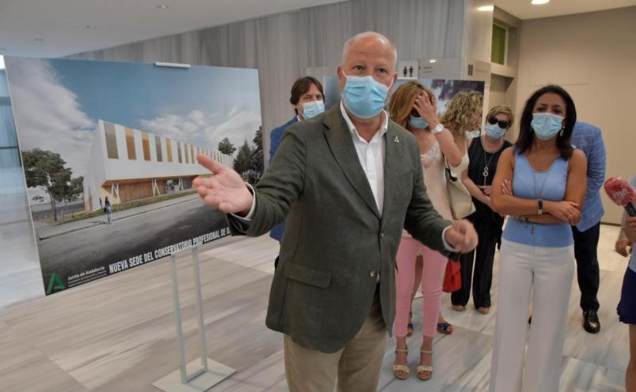 El consejero de Educación, Javier Imbroda, este lunes en Almería. 