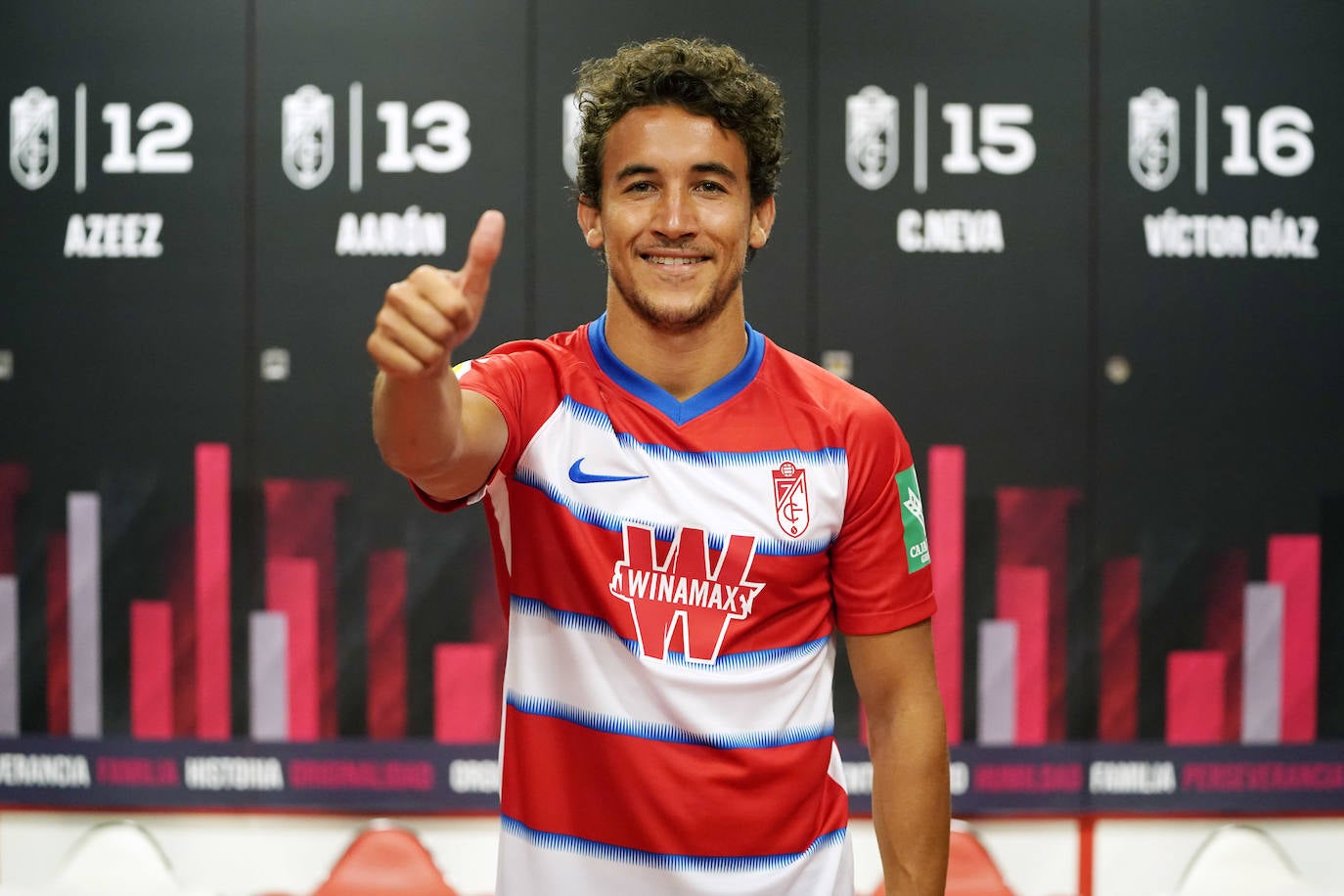 El primer fichaje del Granada CF en la presente temporada ha comparecido este lunes ante los medios de comunicación 