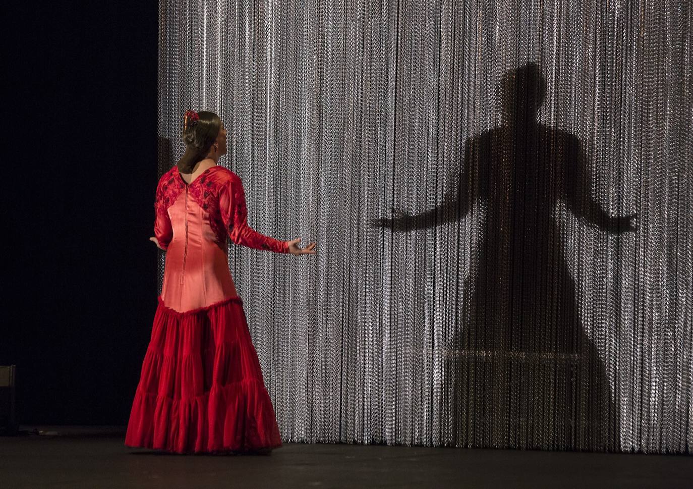 El bailaor Manuel Liñán presenta su obra '¡Viva!' en el teatro del Generalife