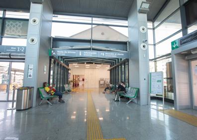 Imagen secundaria 1 - Baja afluencia a la estación de Renfe.