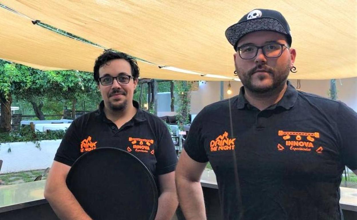 Los 'reyes' de las verbenas de La Alpujarra se reinventan y montan una hamburguesería en Trevélez