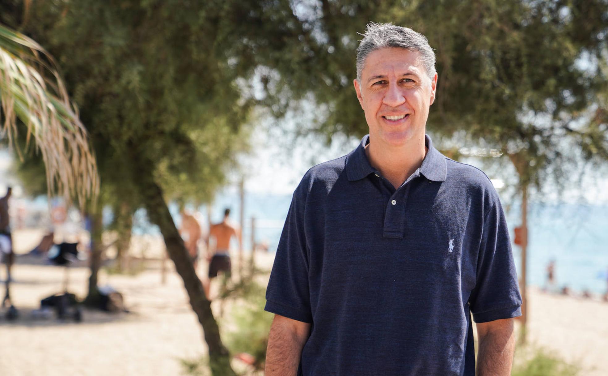 Xavier García Albiol prefiere ocupar su tiempo de ocio navegando a vela, aunque sus actuales ocupaciones le mantienen en Badalona. 