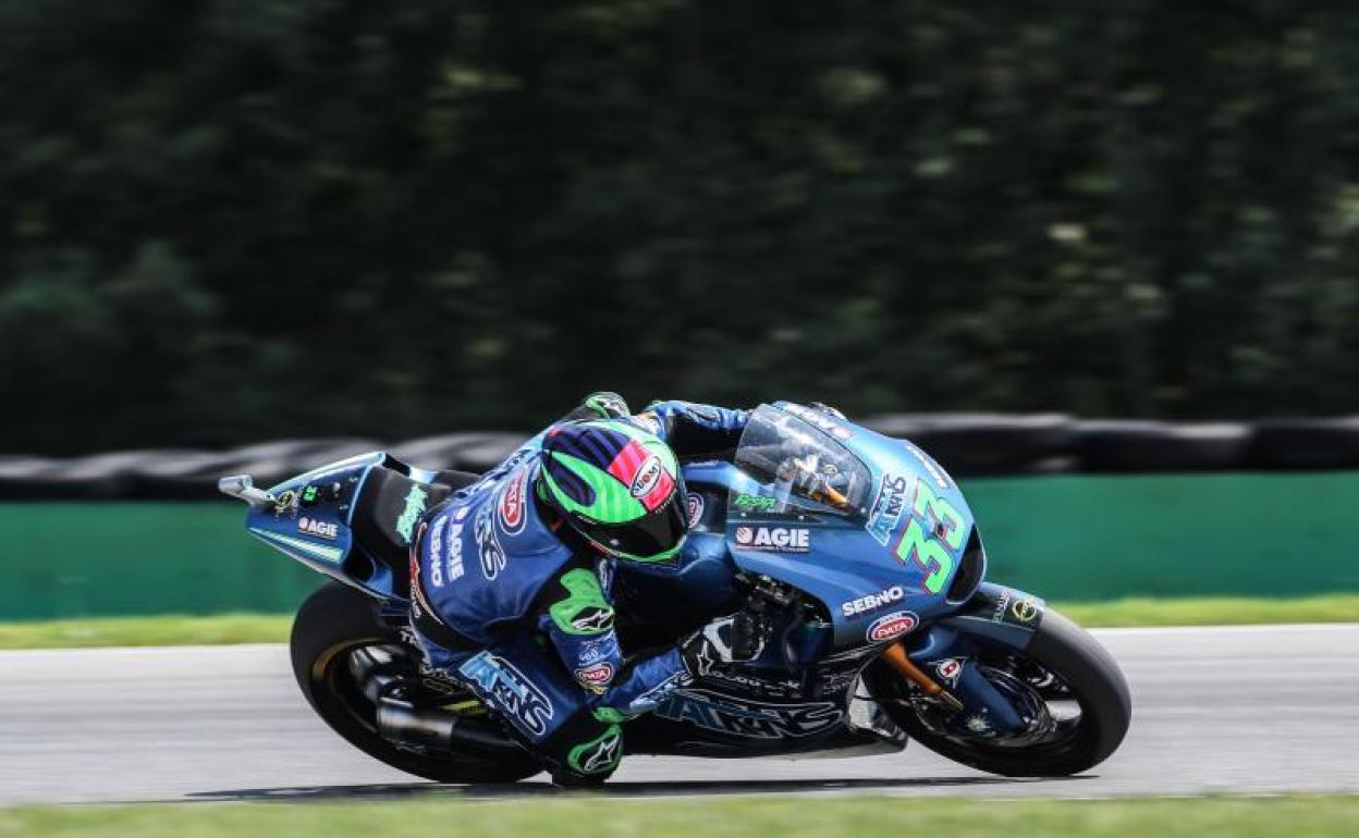 Enea Bastianini, durante la carrera de Moto2 en Brno. 