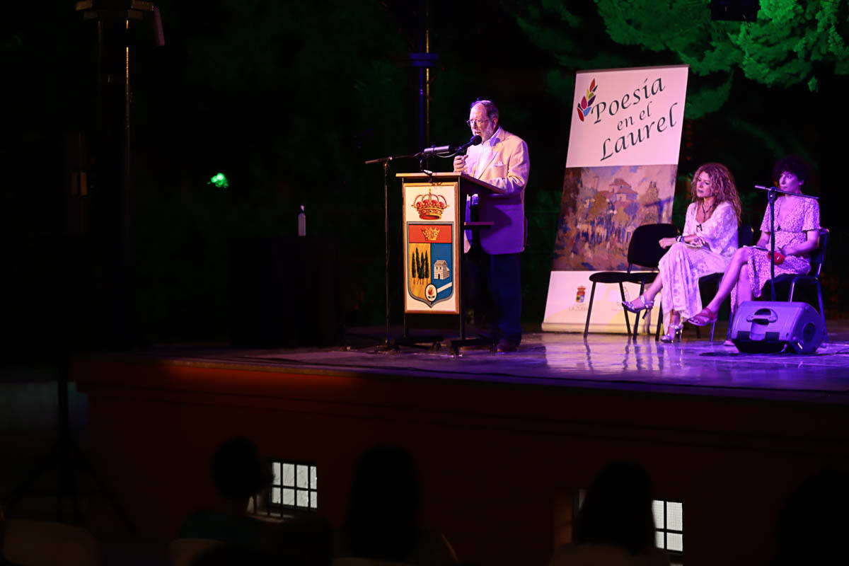 Estrella se presentó en La Zubia para ensalzar las toneladas de poesía que le descubrió su padre