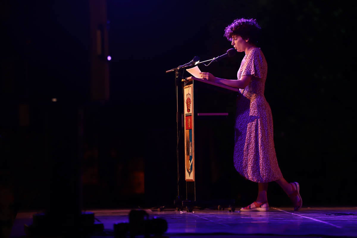 Estrella se presentó en La Zubia para ensalzar las toneladas de poesía que le descubrió su padre