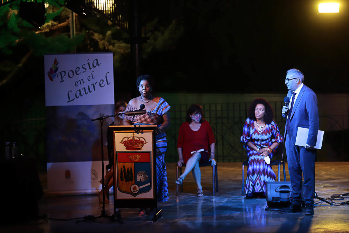 Estrella se presentó en La Zubia para ensalzar las toneladas de poesía que le descubrió su padre