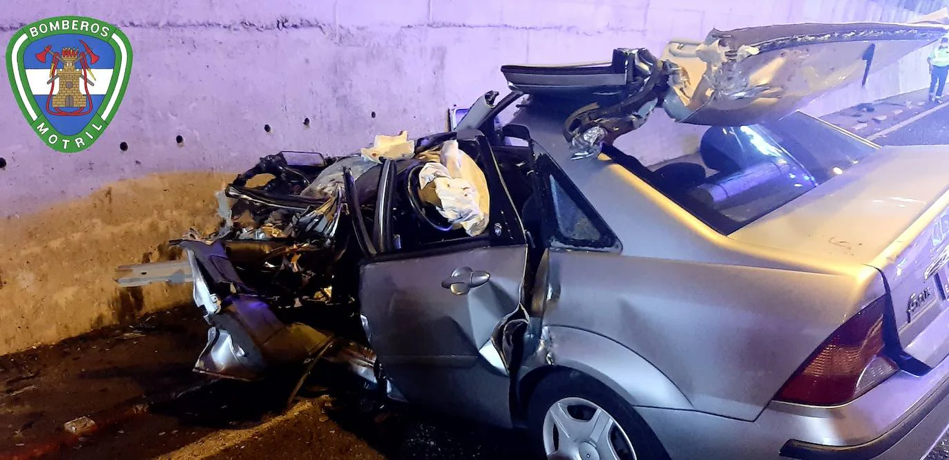 Así quedó el vehículo que chocó con el autobús.