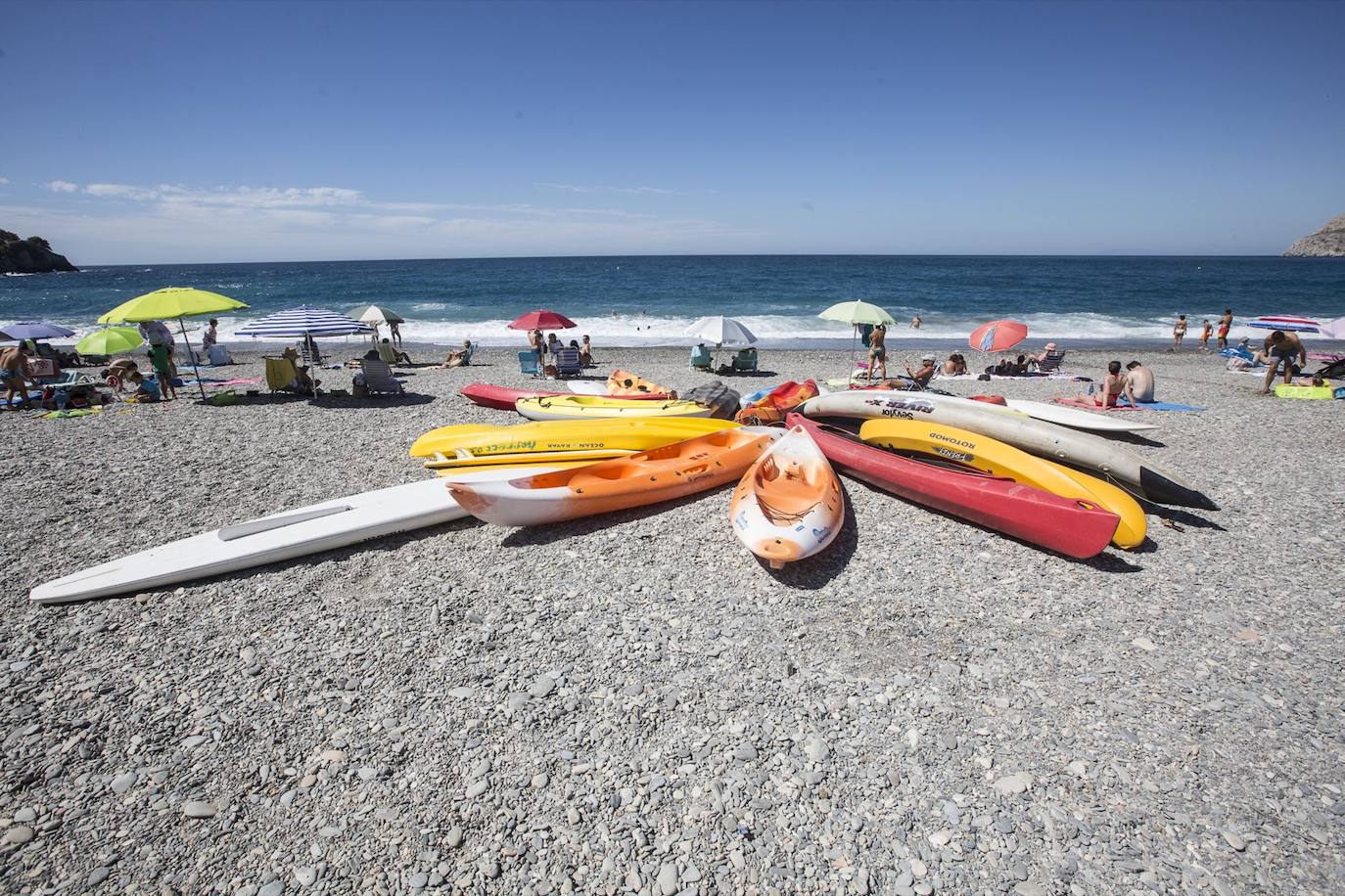 Ambiente en las playas de la Costa Tropical este domingo