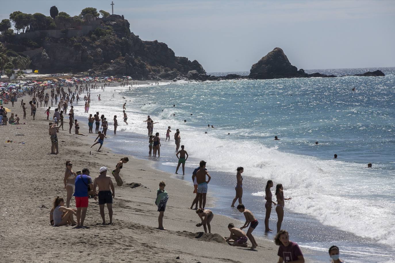 Ambiente en las playas de la Costa Tropical este domingo