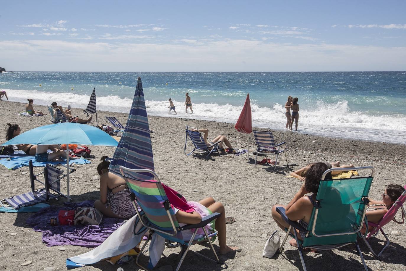 Ambiente en las playas de la Costa Tropical este domingo