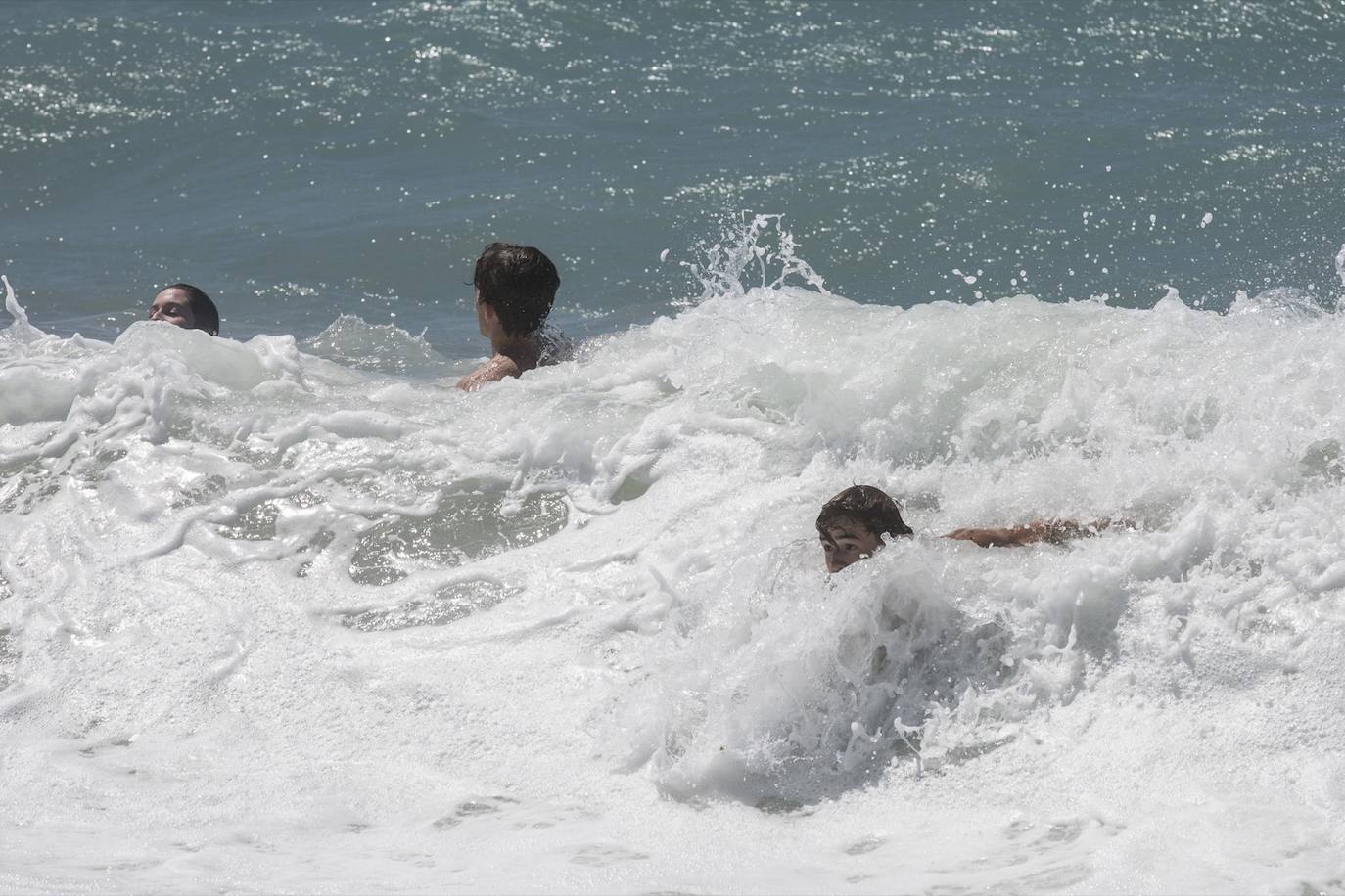 Ambiente en las playas de la Costa Tropical este domingo