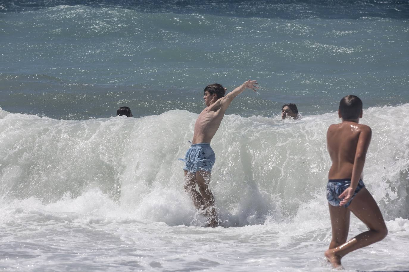 Ambiente en las playas de la Costa Tropical este domingo