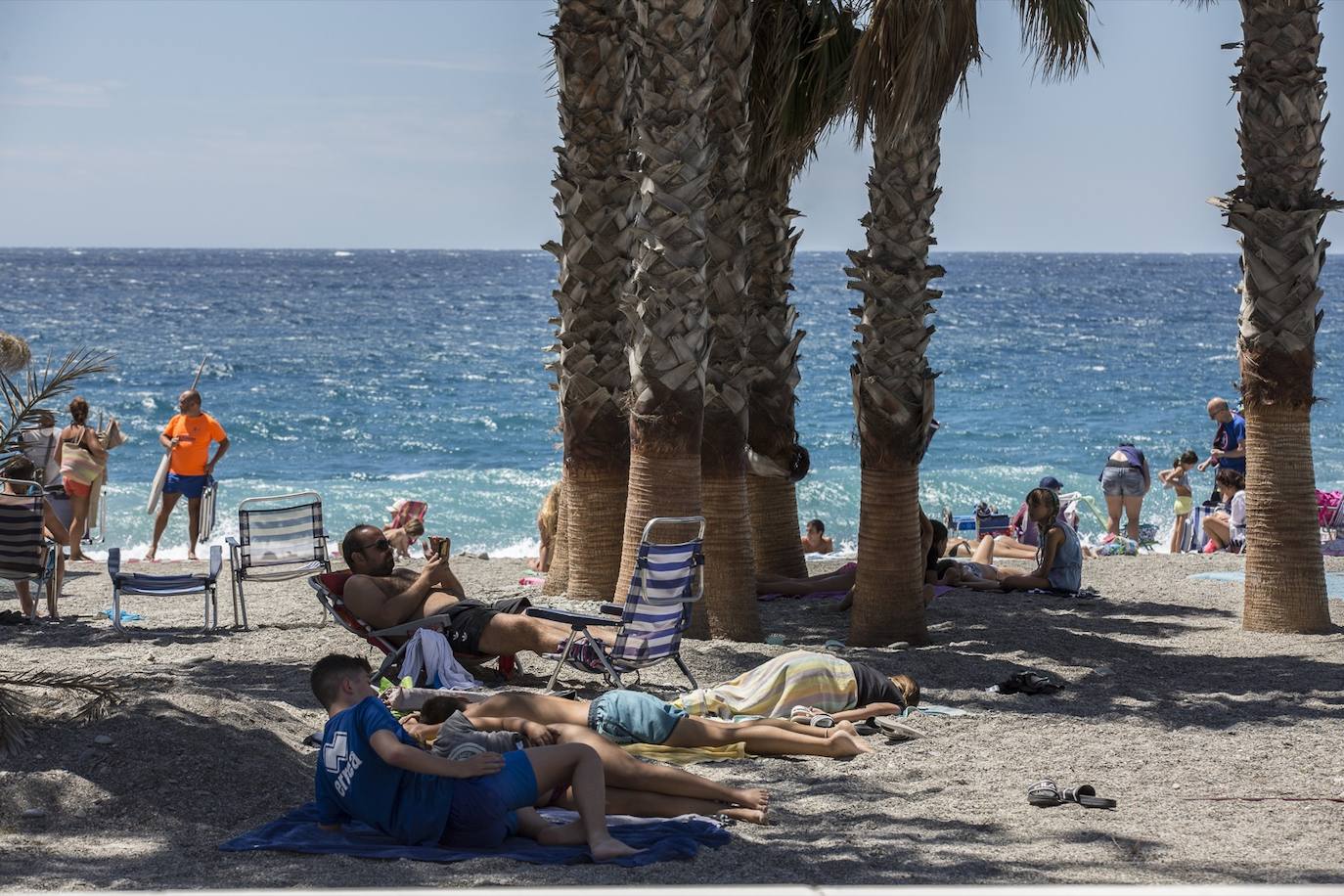 Ambiente en las playas de la Costa Tropical este domingo