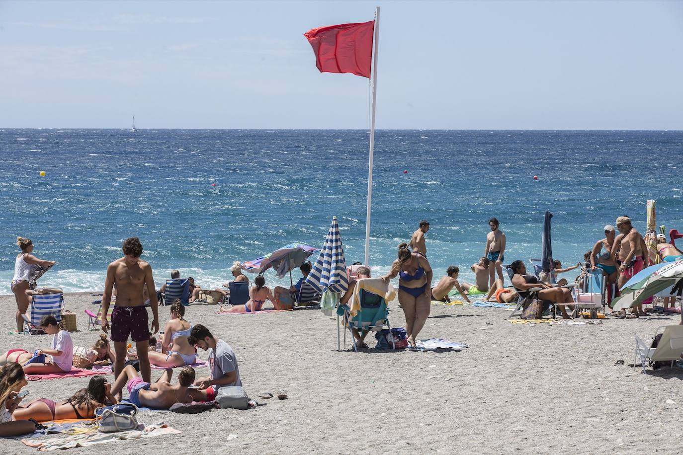 Ambiente en las playas de la Costa Tropical este domingo