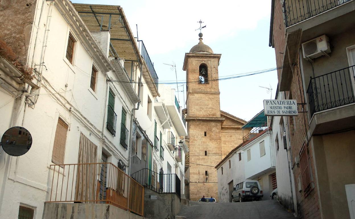 El brote de Algarinejo suma 15 positivos y los vecinos se autoconfinan