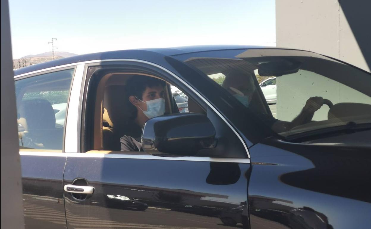 Jesús Vallejo, a su salida de la Ciudad Deportiva del Granada. 