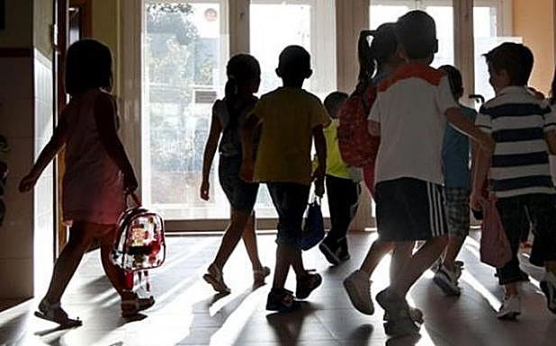 La Junta de Andalucía tratará de forma especial a los colegios de zonas con más contagios en la vuelta al cole