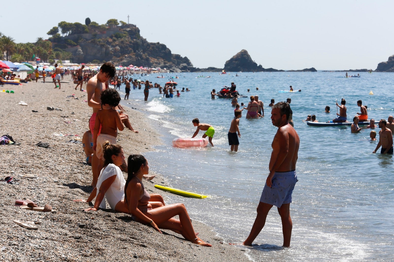 Veraneantes aprovechan los últimos días de mes para escaparse a las localides del litoral. 