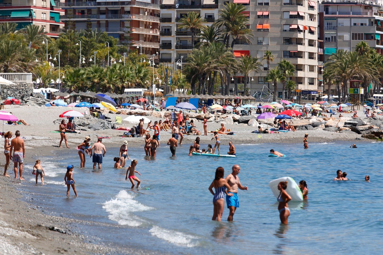 Veraneantes aprovechan los últimos días de mes para escaparse a las localides del litoral. 