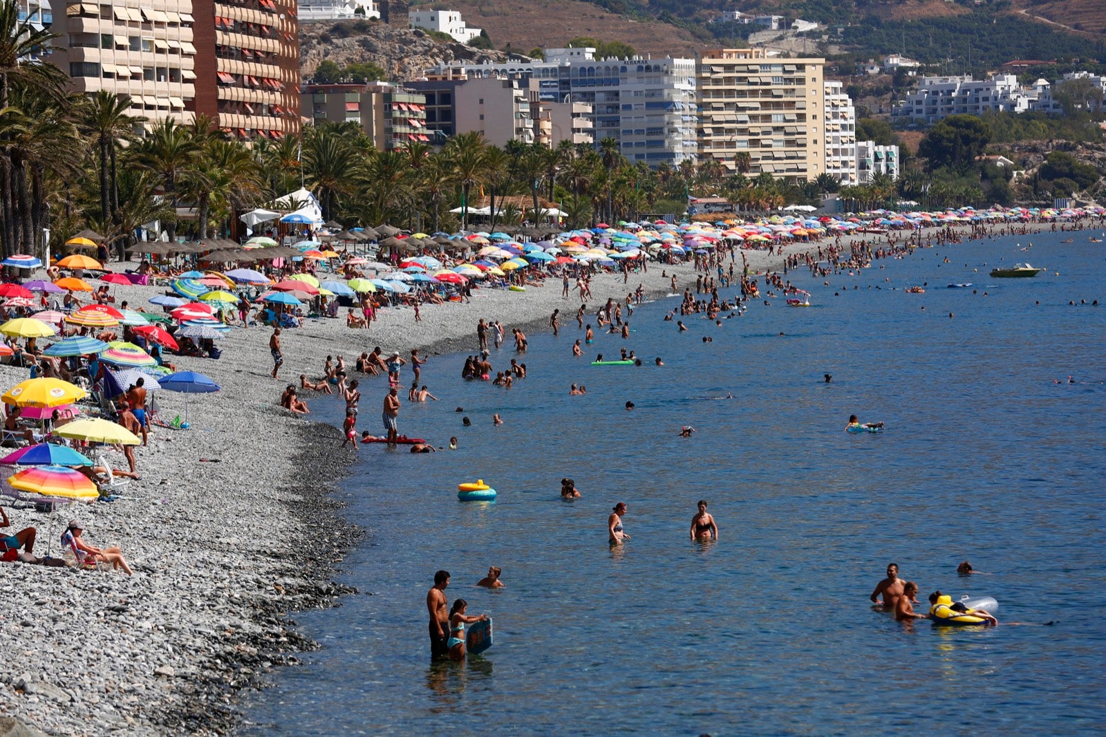Veraneantes aprovechan los últimos días de mes para escaparse a las localides del litoral. 