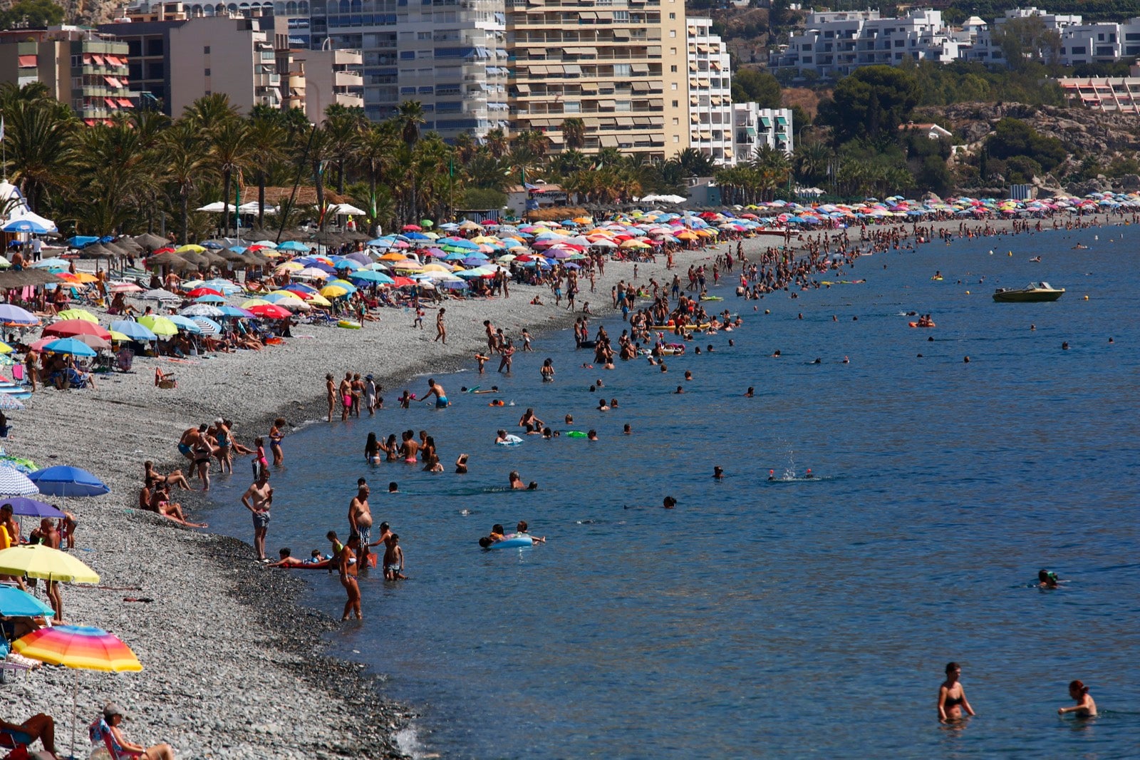 Veraneantes aprovechan los últimos días de mes para escaparse a las localides del litoral. 