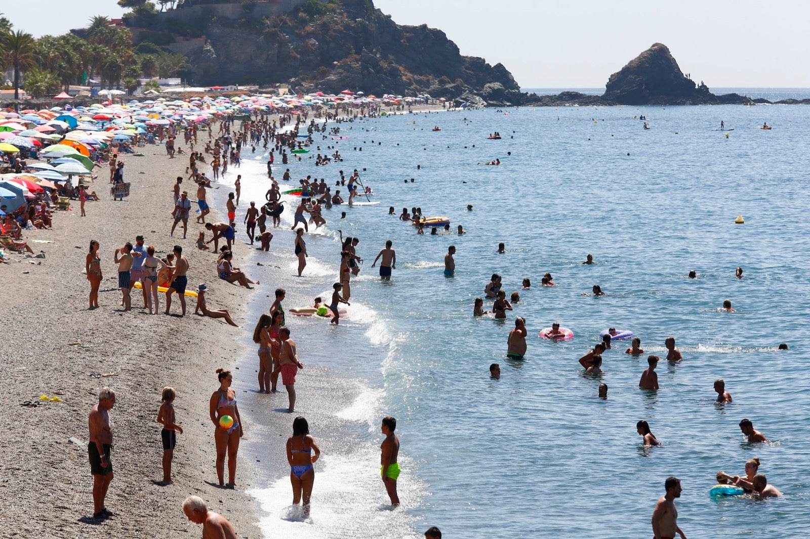 Veraneantes aprovechan los últimos días de mes para escaparse a las localides del litoral. 