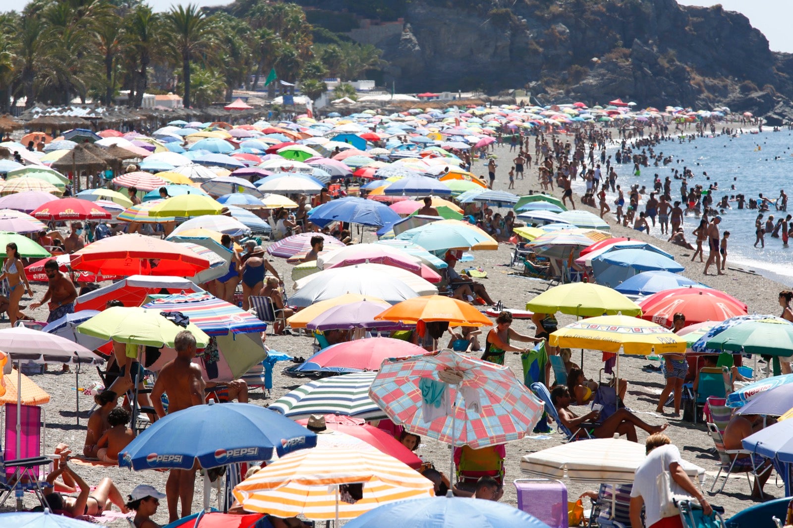 Veraneantes aprovechan los últimos días de mes para escaparse a las localides del litoral. 