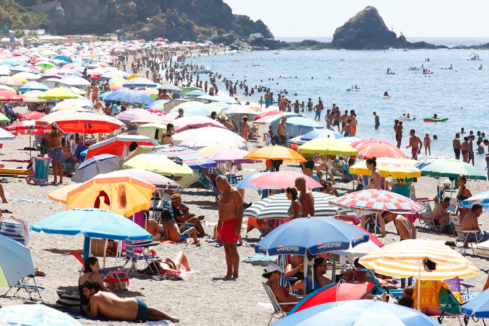 Veraneantes aprovechan los últimos días de mes para escaparse a las localides del litoral. 
