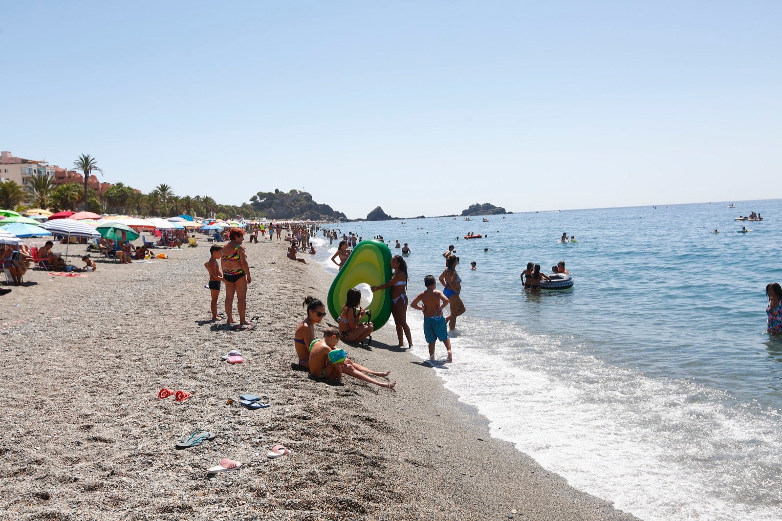 Veraneantes aprovechan los últimos días de mes para escaparse a las localides del litoral. 