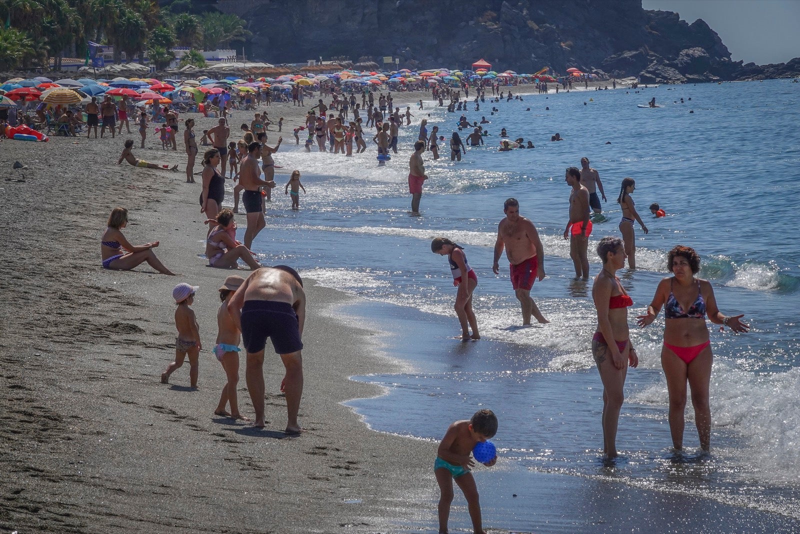 El buen tiempo ha acompañado a los que se han acercado a la Costa Tropical