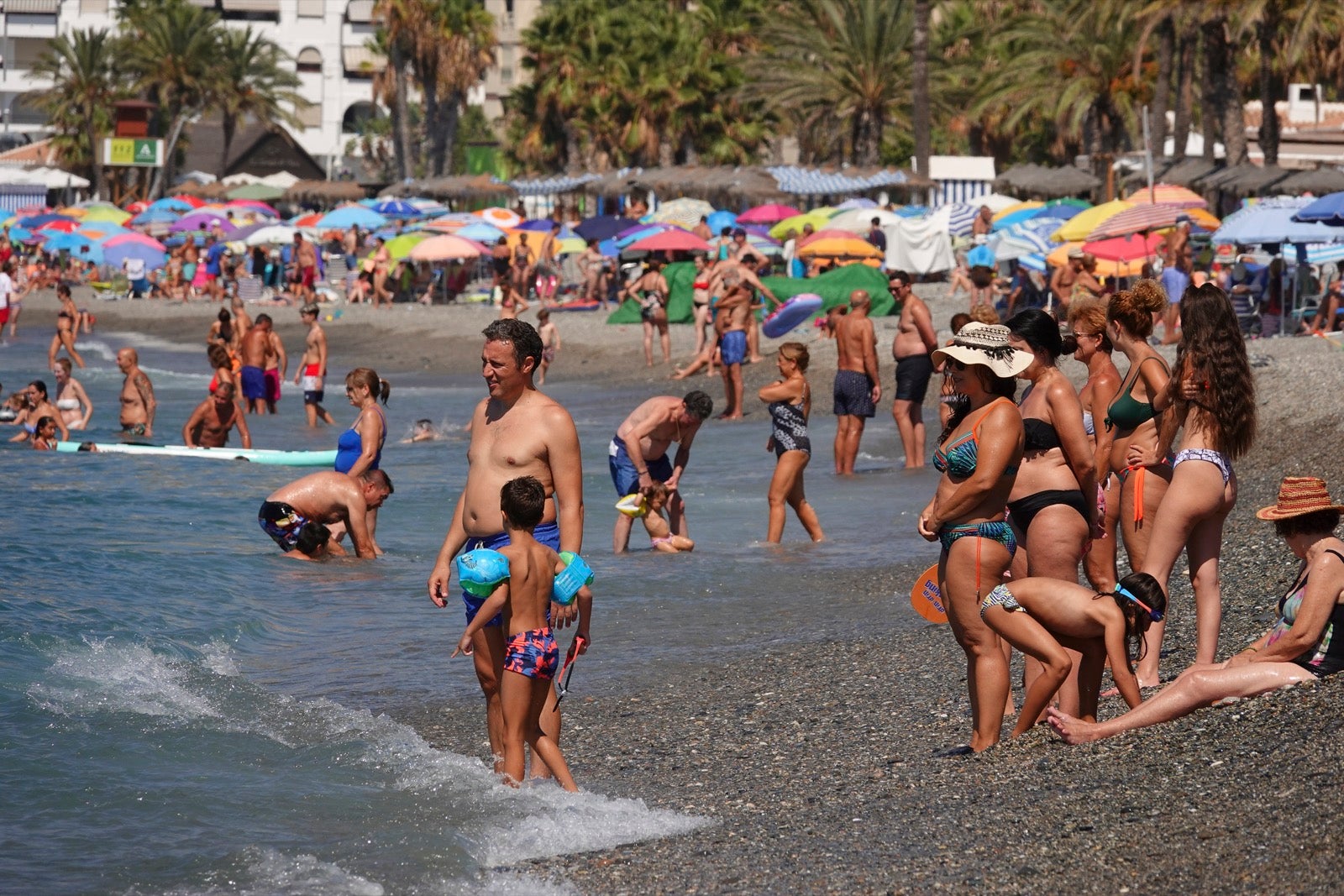 El buen tiempo ha acompañado a los que se han acercado a la Costa Tropical