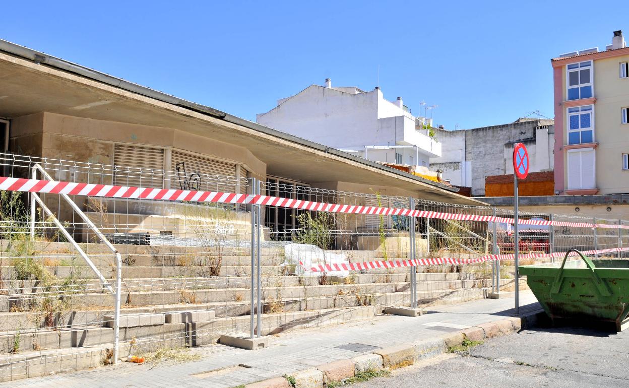 El antiguo mercado de frutas y verduras es objeto de reforma. 