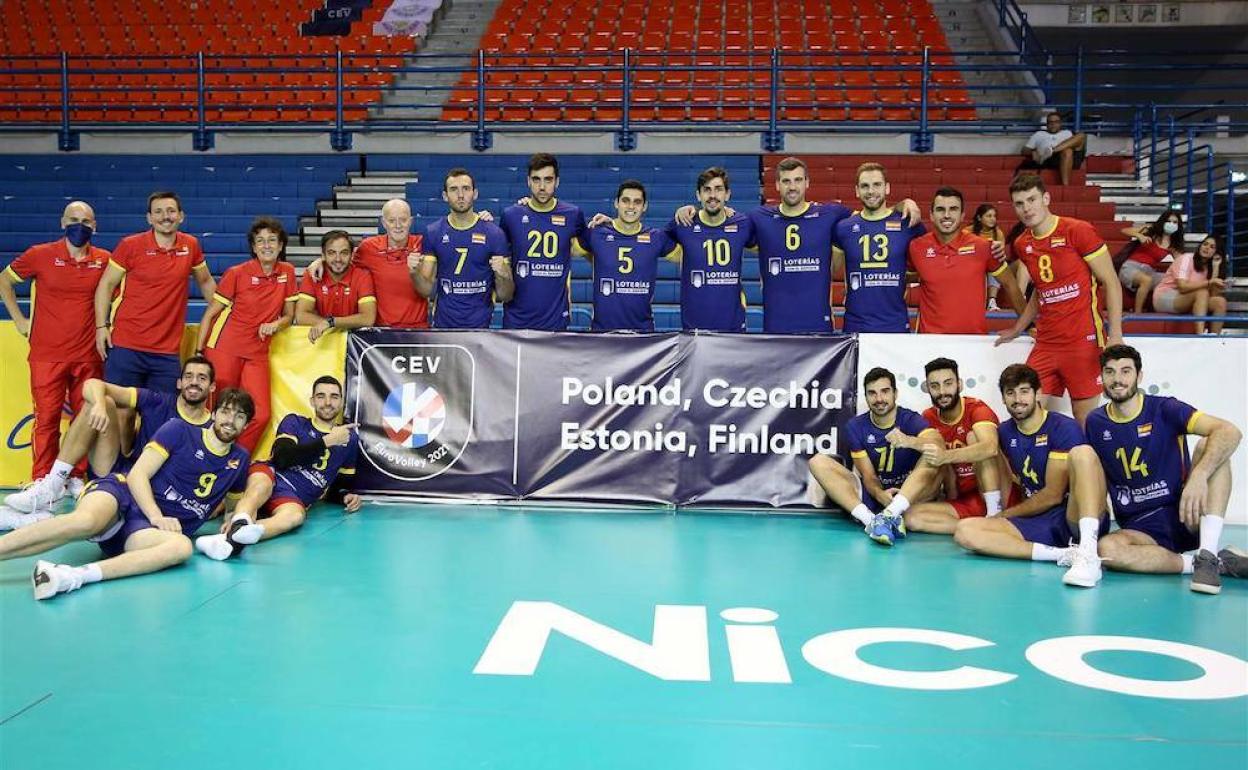 El combinado nacional regresó a la competición cosechando 12 puntos en cuatro triunfos y dos derrotas. 