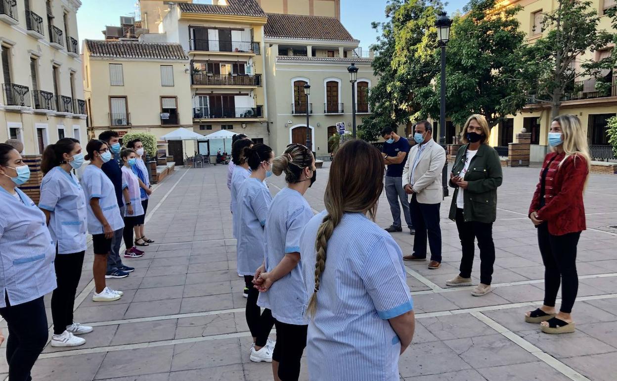 Quince operarios refuerzan desde hoy la limpieza de los colegios en Motril
