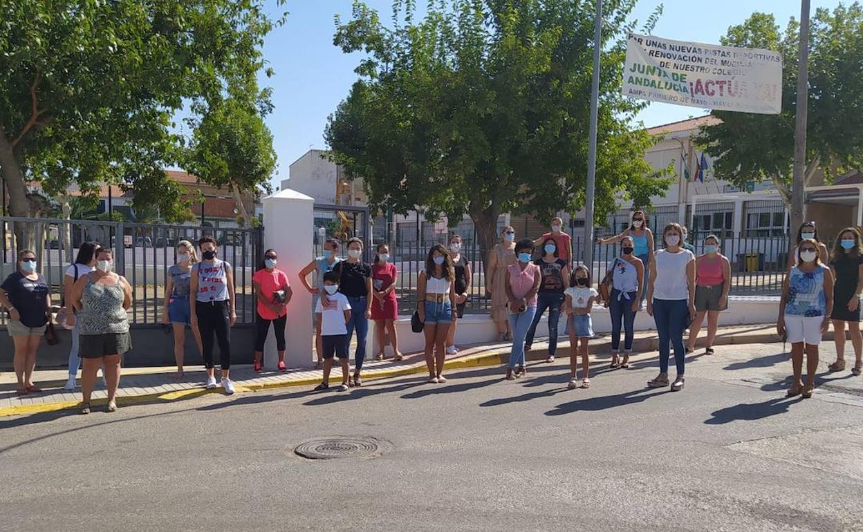 Protesta en el Virgen Estrella de Navas de San Juan. l