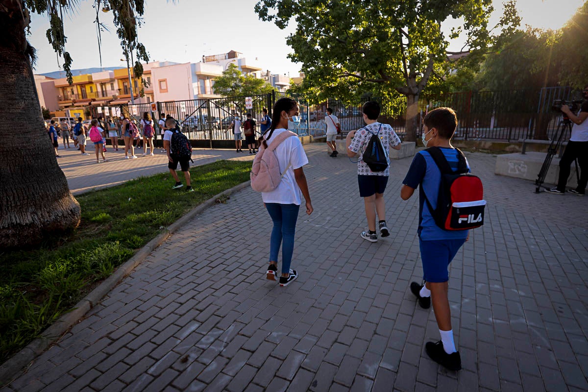 Vuelta a las aulas en los colegios Garvayo Dinelli y Los Álamos de Motril