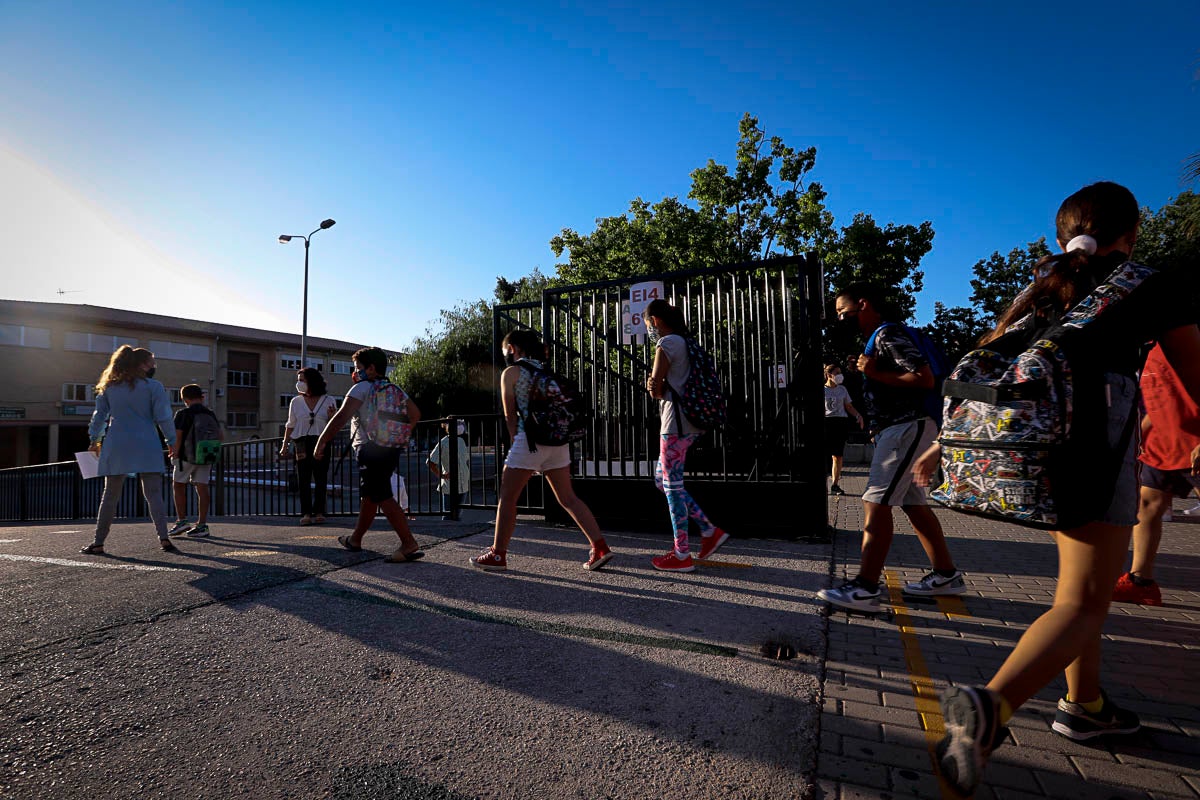 Vuelta a las aulas en los colegios Garvayo Dinelli y Los Álamos de Motril