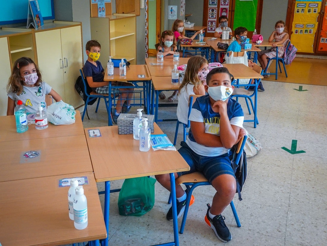 Vuelta a las aulas en los colegios Garvayo Dinelli y Los Álamos de Motril