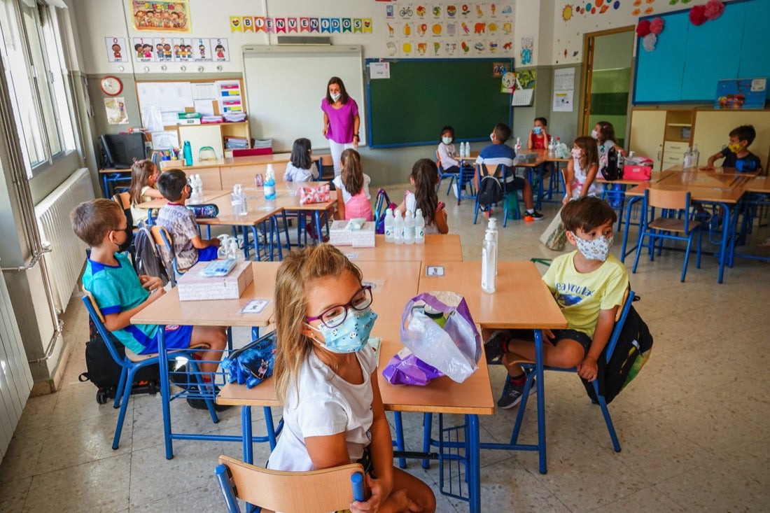 Vuelta a las aulas en los colegios Garvayo Dinelli y Los Álamos de Motril