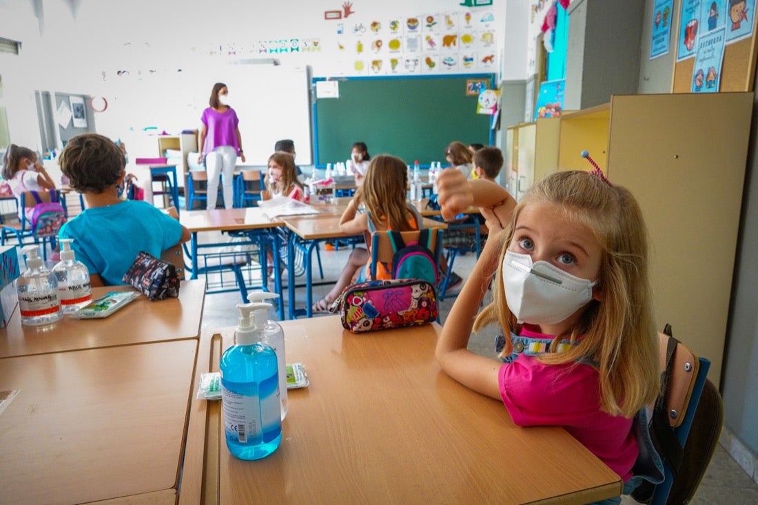 Vuelta a las aulas en los colegios Garvayo Dinelli y Los Álamos de Motril