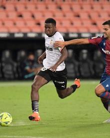 Imagen secundaria 2 - Luis Milla, Take Kubo y Yunus Musah, tres futbolistas que dejaron buenas sensaciones en la primera jornada. 