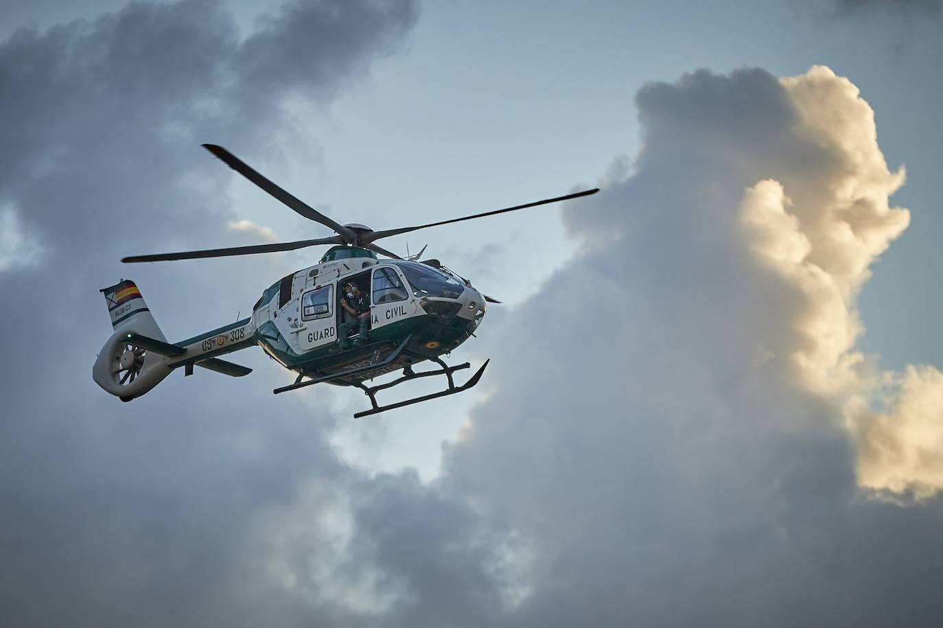 La Guardia Civil está realizando batidas con un helicóptero, patrullas de tierra y cámaras térmicas