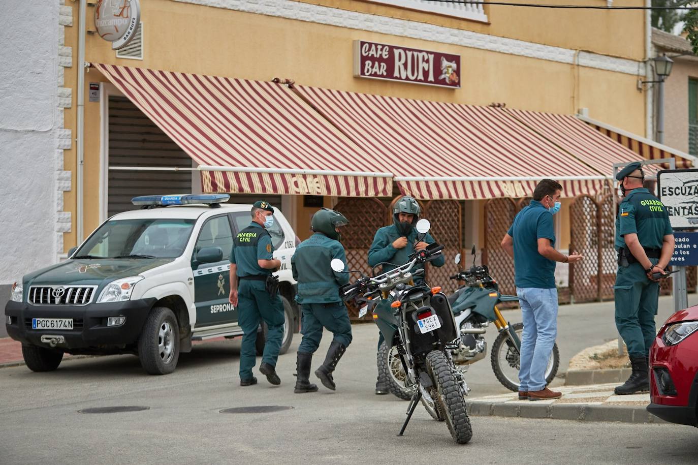 La Guardia Civil está realizando batidas con un helicóptero, patrullas de tierra y cámaras térmicas