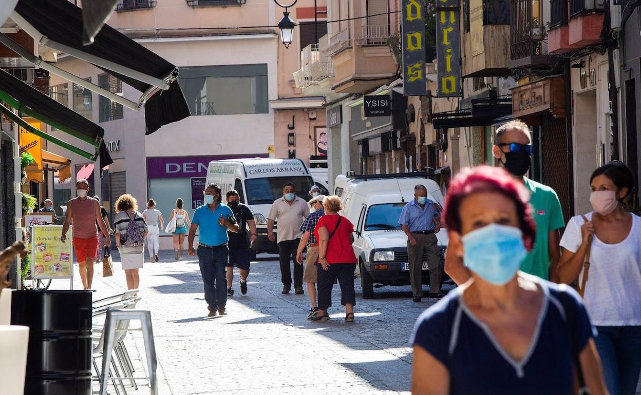 Coronavirus en Jaén | Los mayores de 45 años se contagian ya más de Covid que los jóvenes en la provincia