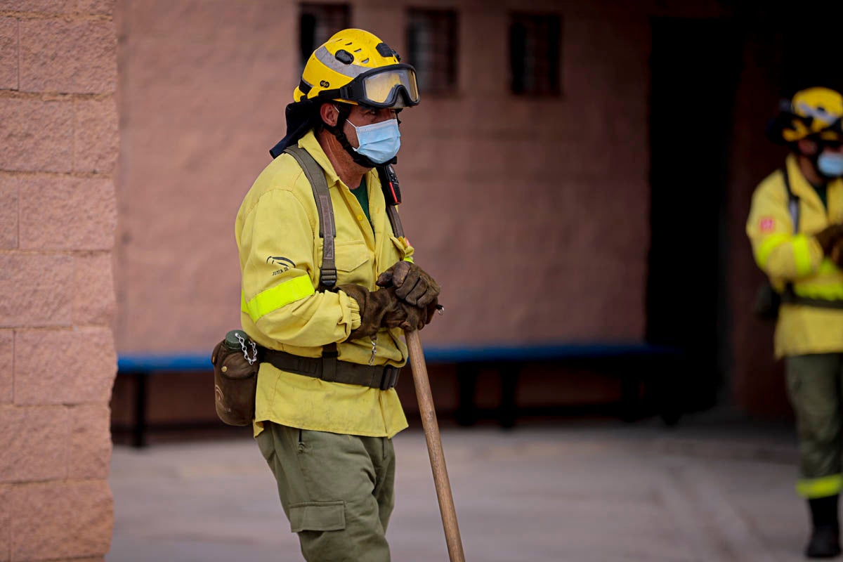 Los ayuntamientos de la provincia han puesto a disposición de la Junta locales municipales durante el periodo de riesgo de incendio para evitar la exposición a la Covid-19 de los 600 bomberos en un único centro de trabajo