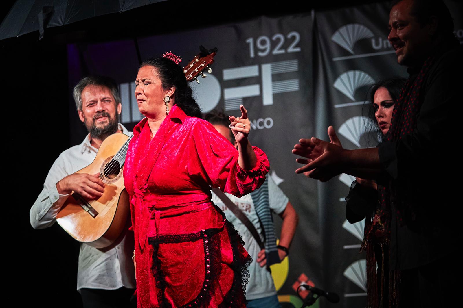 A pesar de la amenaza de lluvia, pudieron conceder un último tema que cumplió con creces la función de fin de fiestas